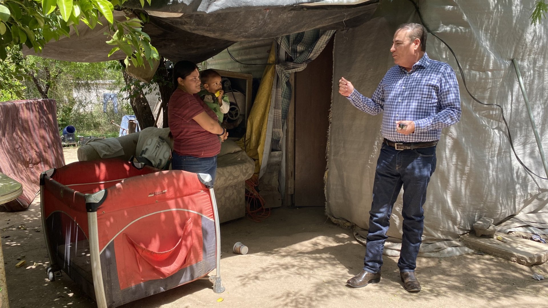 Visita a Miriam Yamileth Bravo quien vive debajo de un tejabán de lámina en San Miguel de Horcasitas